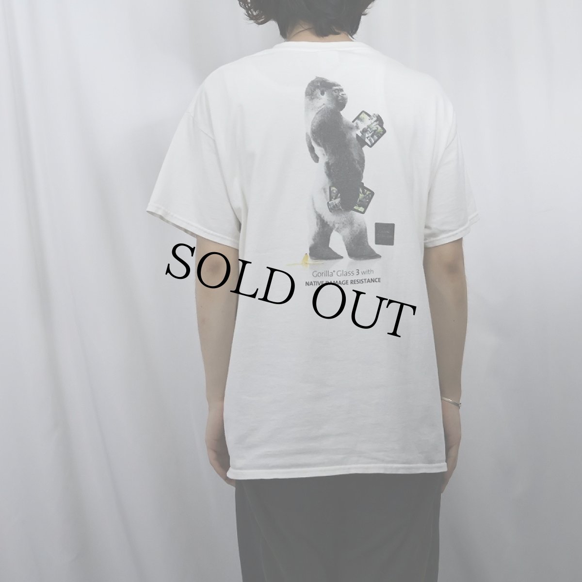 画像4: CORNING Gorilla Glass 3 "Tough evolved" 企業プリントTシャツ L (4)