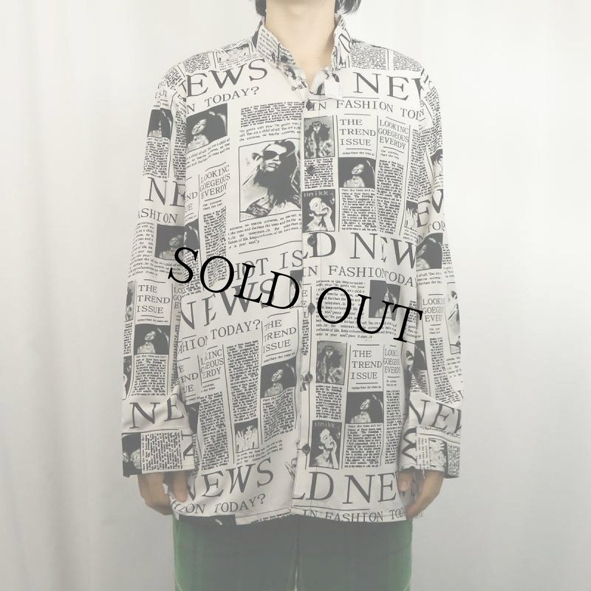 画像2: ニュースペーパー柄 ボタンダウンシャツ  (2)
