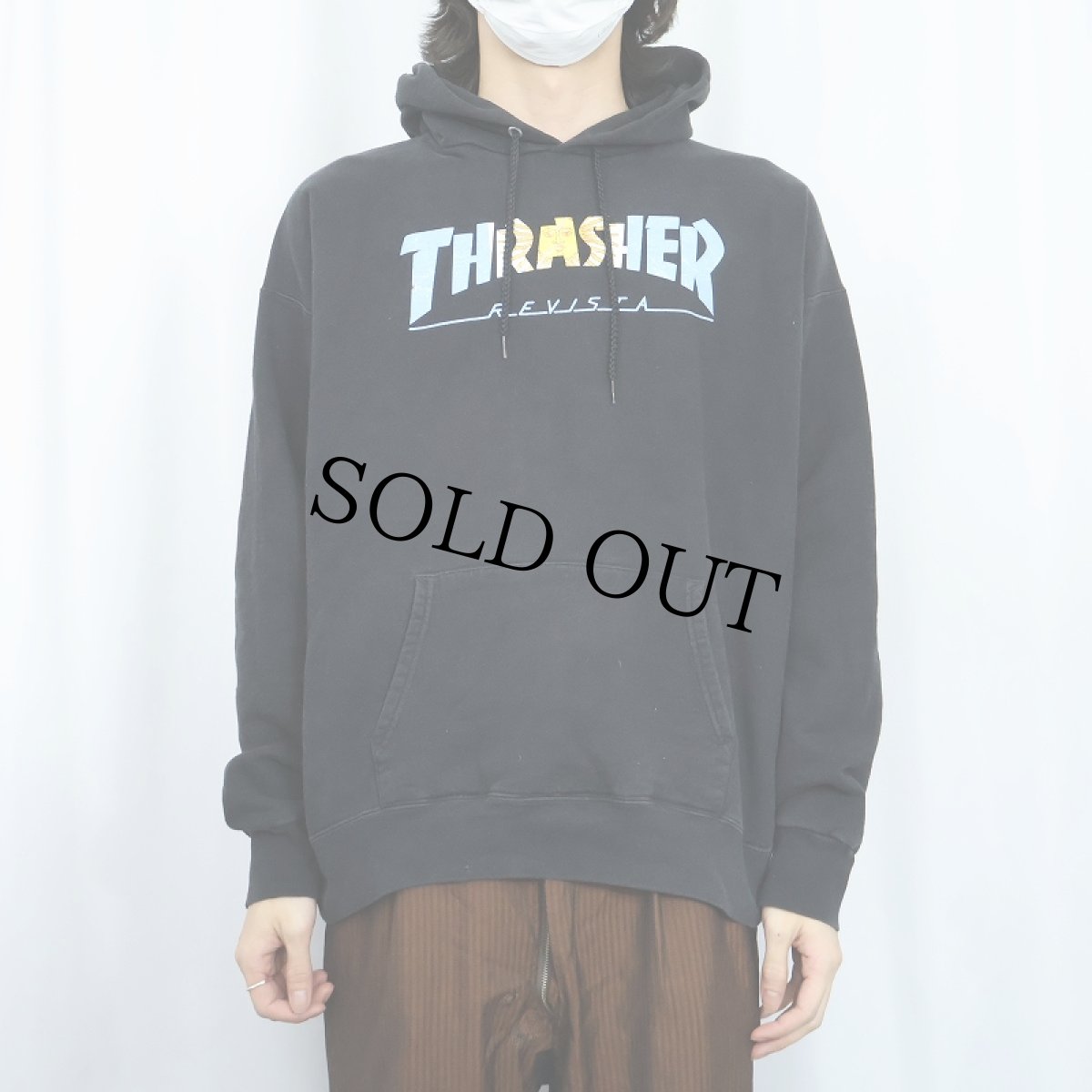 画像2: THRASHER アルゼンチン国旗柄 ロゴプリント スウェットフーディー BLACK L (2)