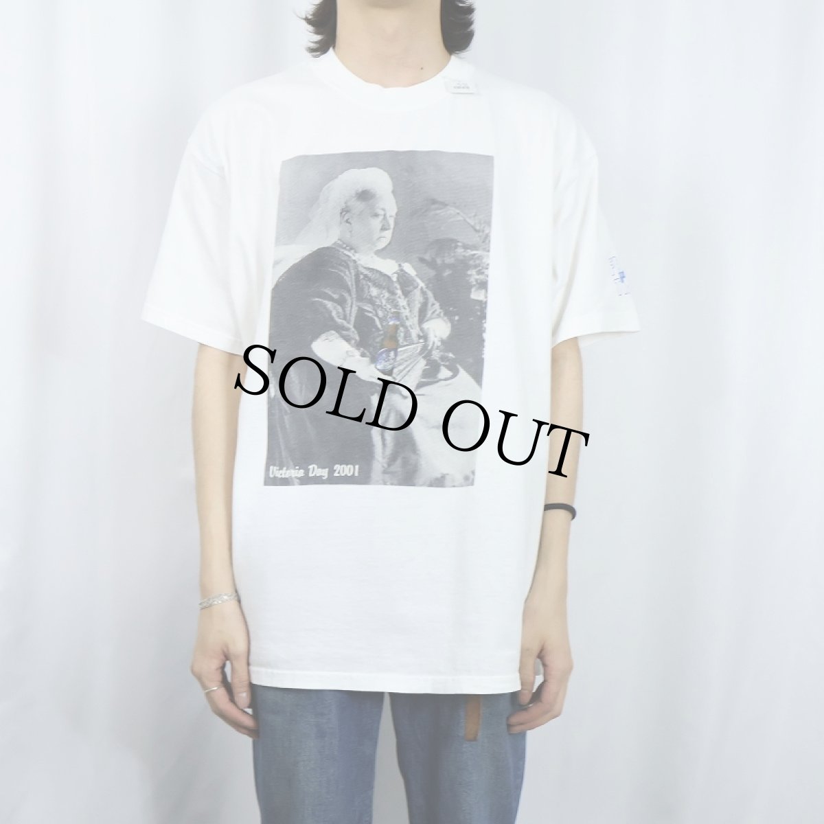 画像2: 2000's Blue Light "Victoria Day 2001" ヴィクトリア女王 ビールプリントTシャツ XL (2)