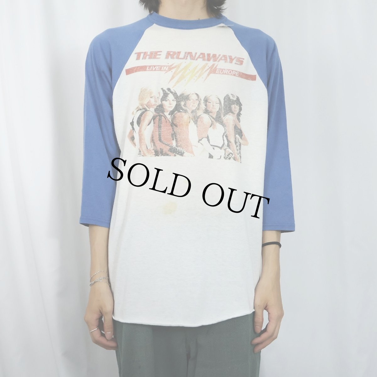 画像2: THE RUNAWAYS "LIVE IN EUROPE" ガールズロックバンド ツアープリントTシャツ L (2)
