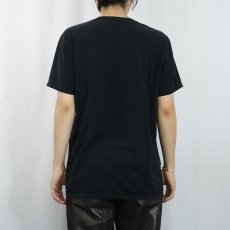 画像3: SUPER MARIO "Breaking Bricks" キャラクター パロディプリントTシャツ BLACK (3)