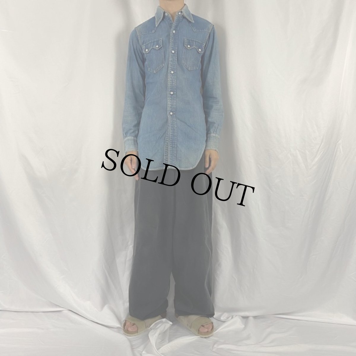 画像2: 50's LEVI'S ショートホーン デニムウエスタンシャツ (2)