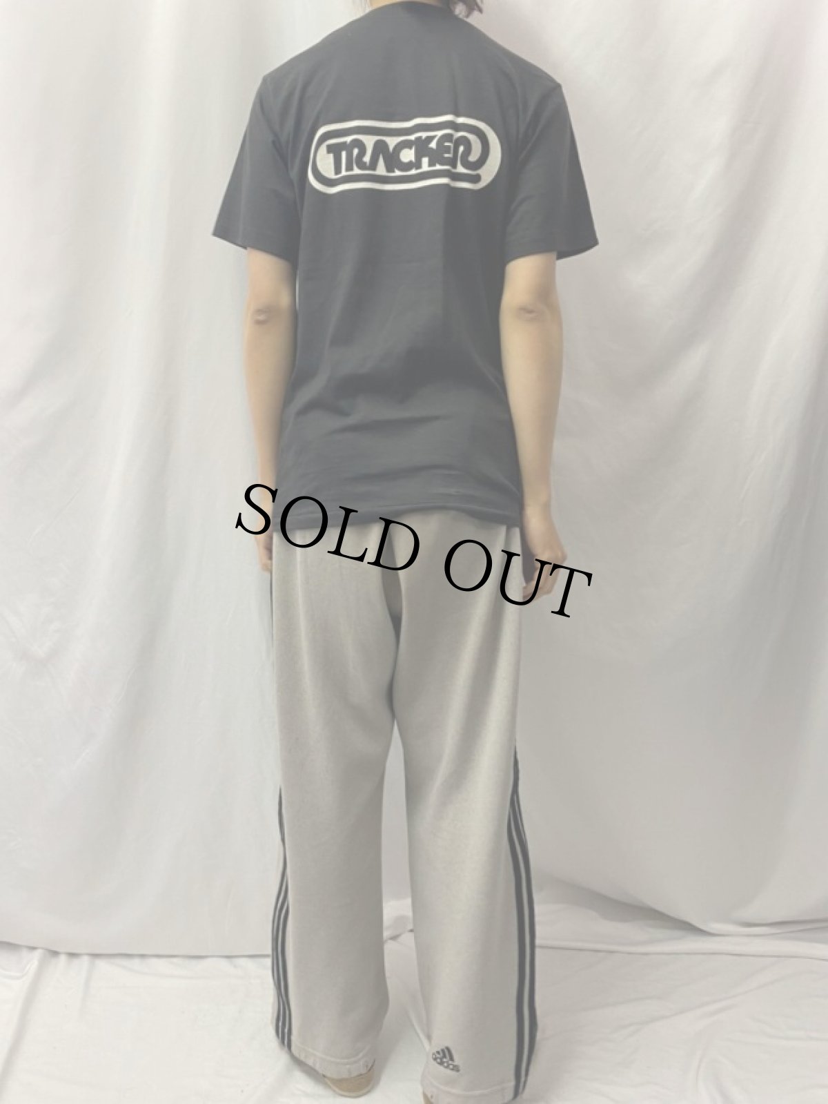 画像4: 90's TRACKER USA製 スケートロゴプリントTシャツ M (4)