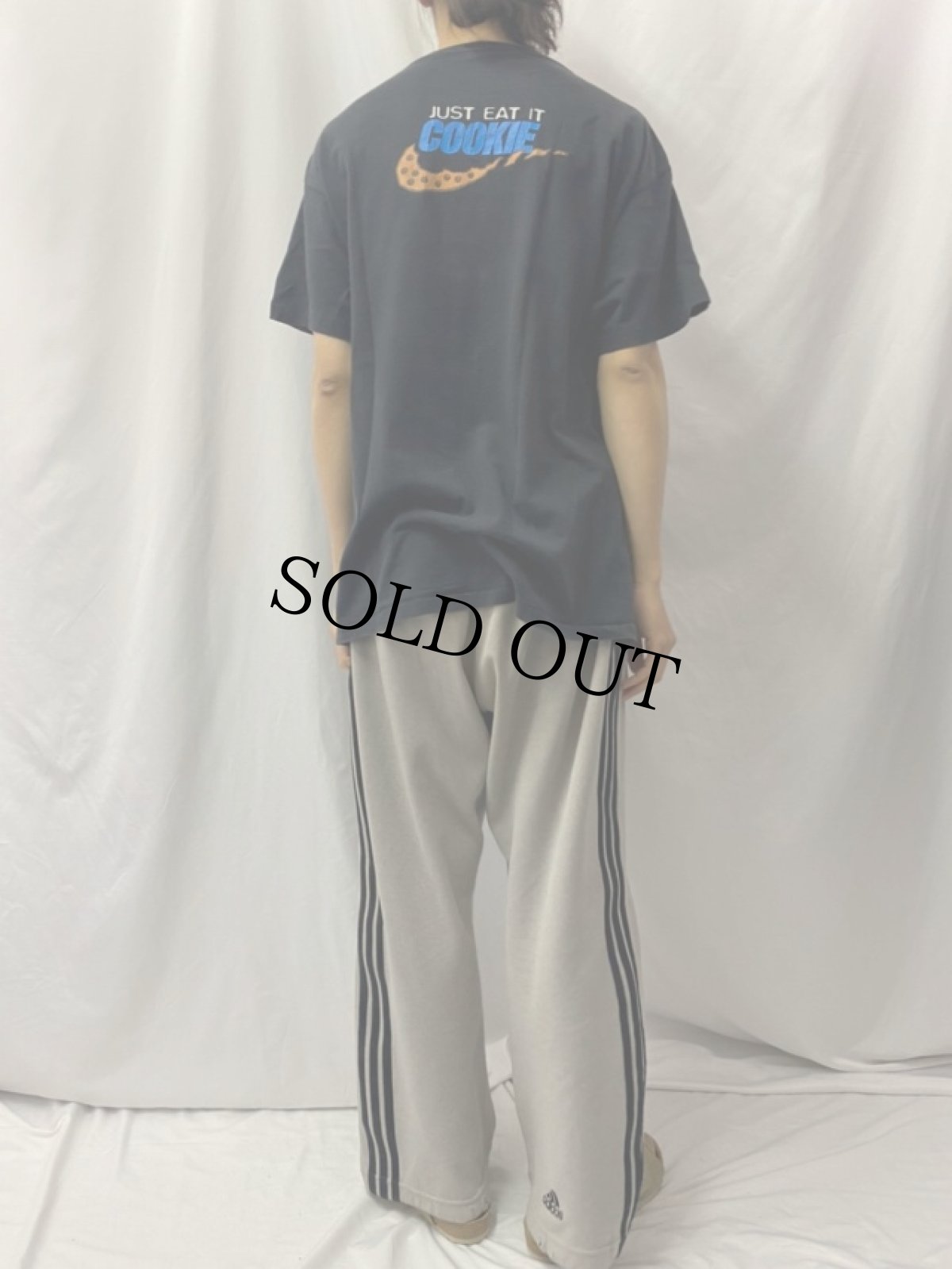 画像4: 90's COOKIE MONSTER USA製 "NIKE" パロディTシャツ XL (4)