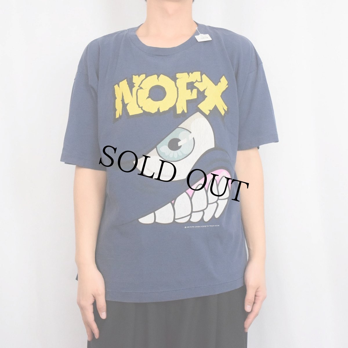 画像2: 90's NOFX USA製 "MONS TOUR" パンクロックバンド ツアープリントTシャツ XL (2)