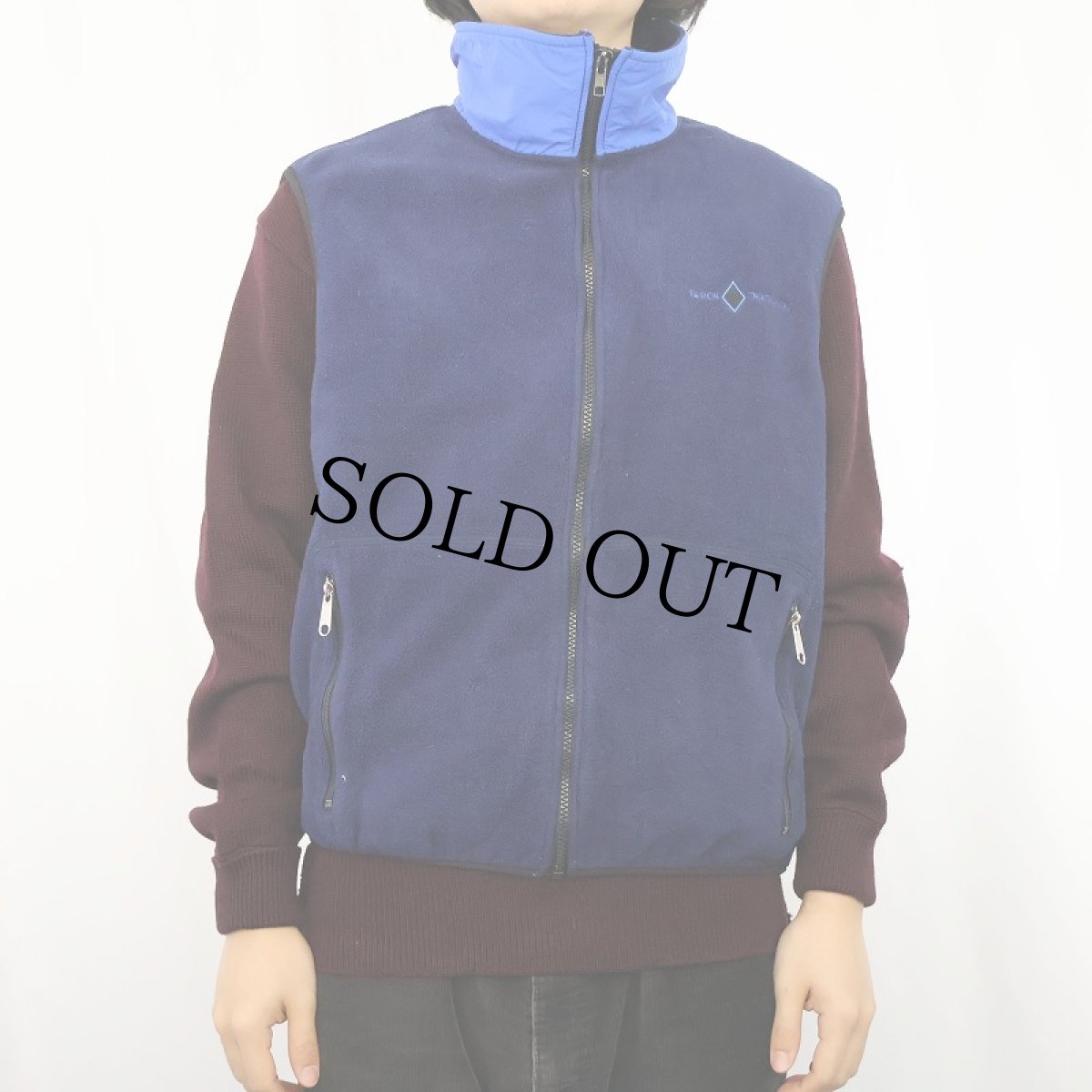 画像2: 90's BLACK DIAMOND USA製 ロゴ刺繍フリースベスト L (2)