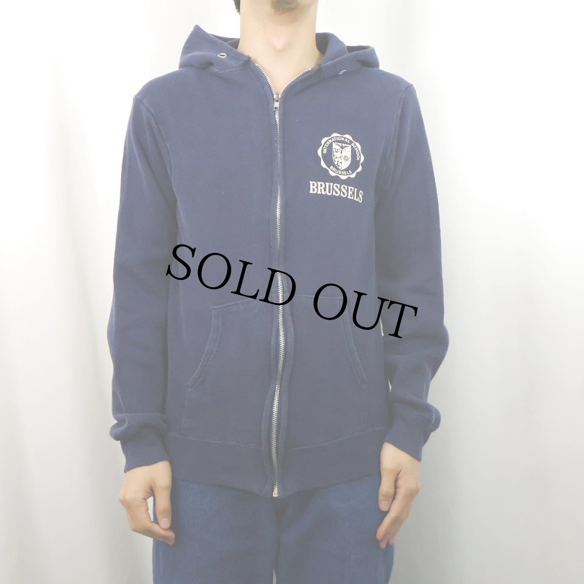 画像2: 80's Champion USA製 トリコタグ "BRUSSELS" プリントスウェットジップパーカー L (2)