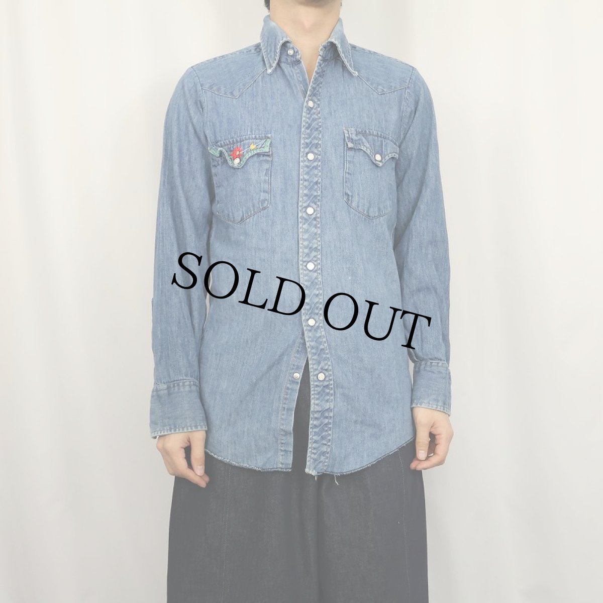 画像2: 70's LONG HORN ハンド刺繍入り デニムウエスタンシャツ (2)