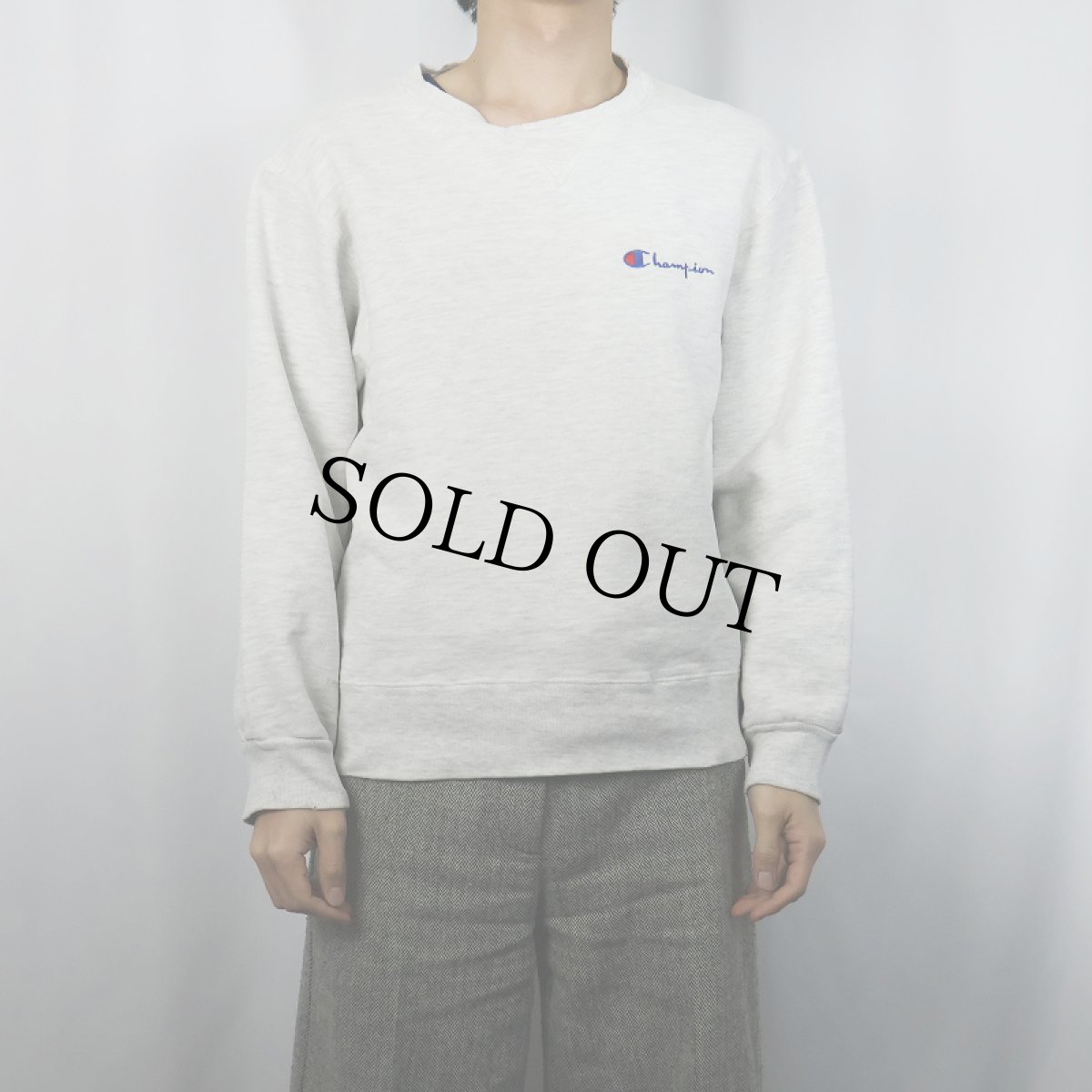 画像2: 80〜90's Champion 青刺繍タグ 中期 USA製 ロゴ刺繍スウェット L (2)