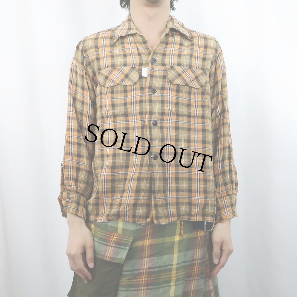 画像2: 50〜60's チェック柄 コットンレーヨン オープンカラーシャツ (2)