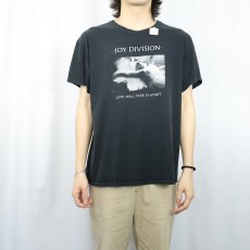 画像2: JOY DIVISION "LOVE WILL TEAR US APART" ロックバンド プリントTシャツ BLACK (2)