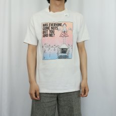 画像2: 90's Gilbert Shelton USA製 "HAS EVERYONE..." シュールイラスト プリントTシャツ M (2)