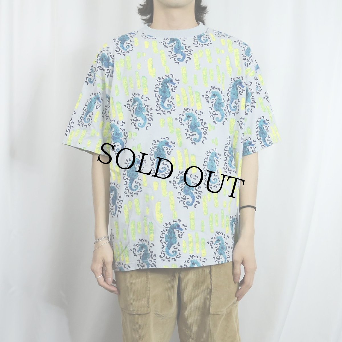 画像2: タツノオトシゴ 総柄プリントTシャツ L (2)