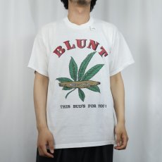 画像2: "BLUNT THIS BUD'S FOR YOU!" ガンジャ パロディプリントTシャツ L (2)