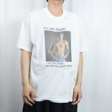 画像2: 80〜90's SHOEBOX GREETINGS USA製 "I'm with Stupid" ジョークプリントTシャツ XL (2)