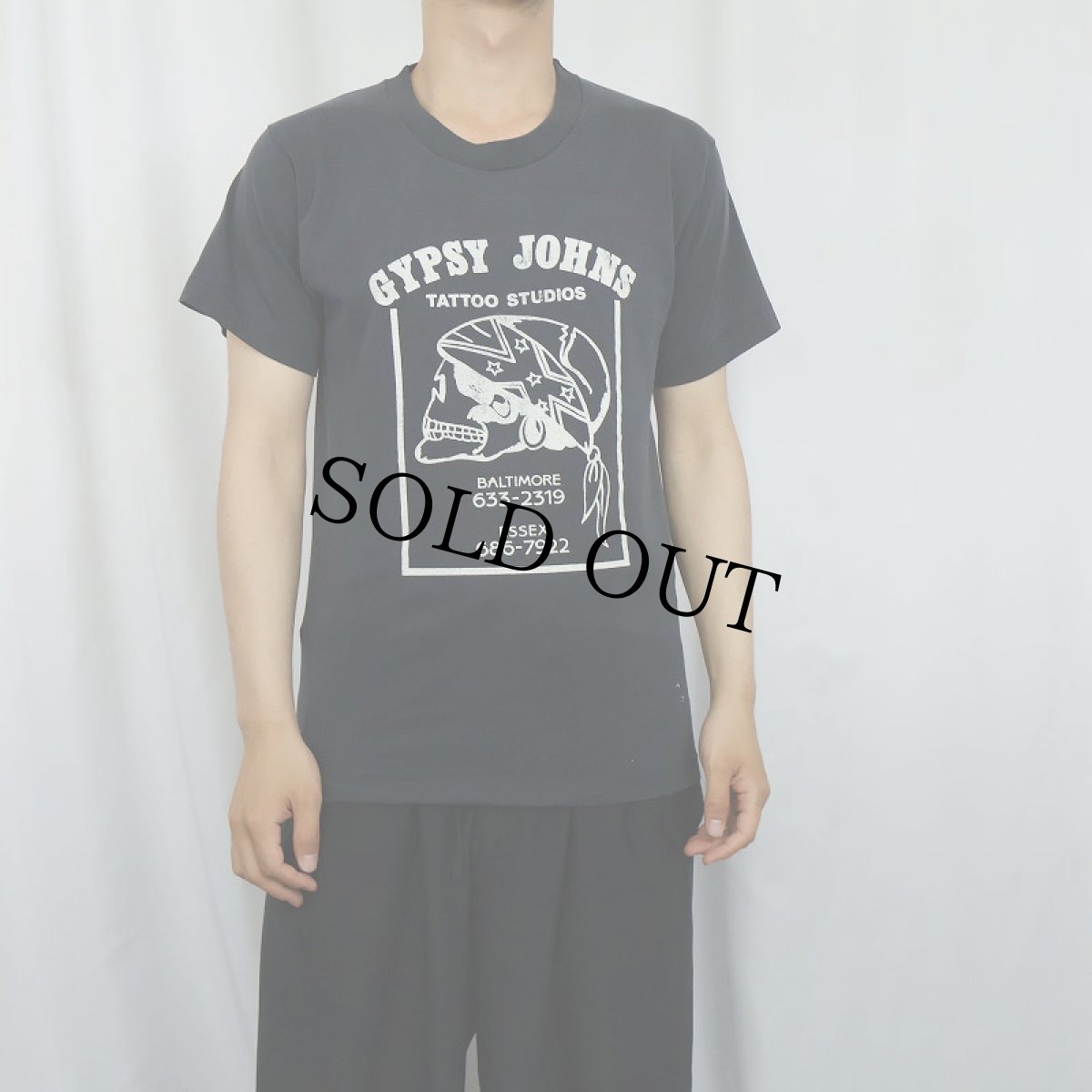 画像2: 80〜90's USA製 "Gypsy Johns Tattoo Studios" タトゥースタジオ プリントTシャツ BLACK M (2)