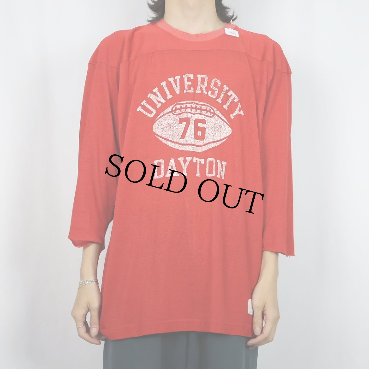 画像2: 70's Champion USA製 "UNIVERSITY DAYTON 76" レーヨンフットボールTシャツ L (2)