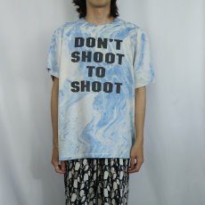 画像3: 90's USA製 "DON'T SHOOT TO SHOOT" メッセージプリント マーブル染めTシャツ XL (3)