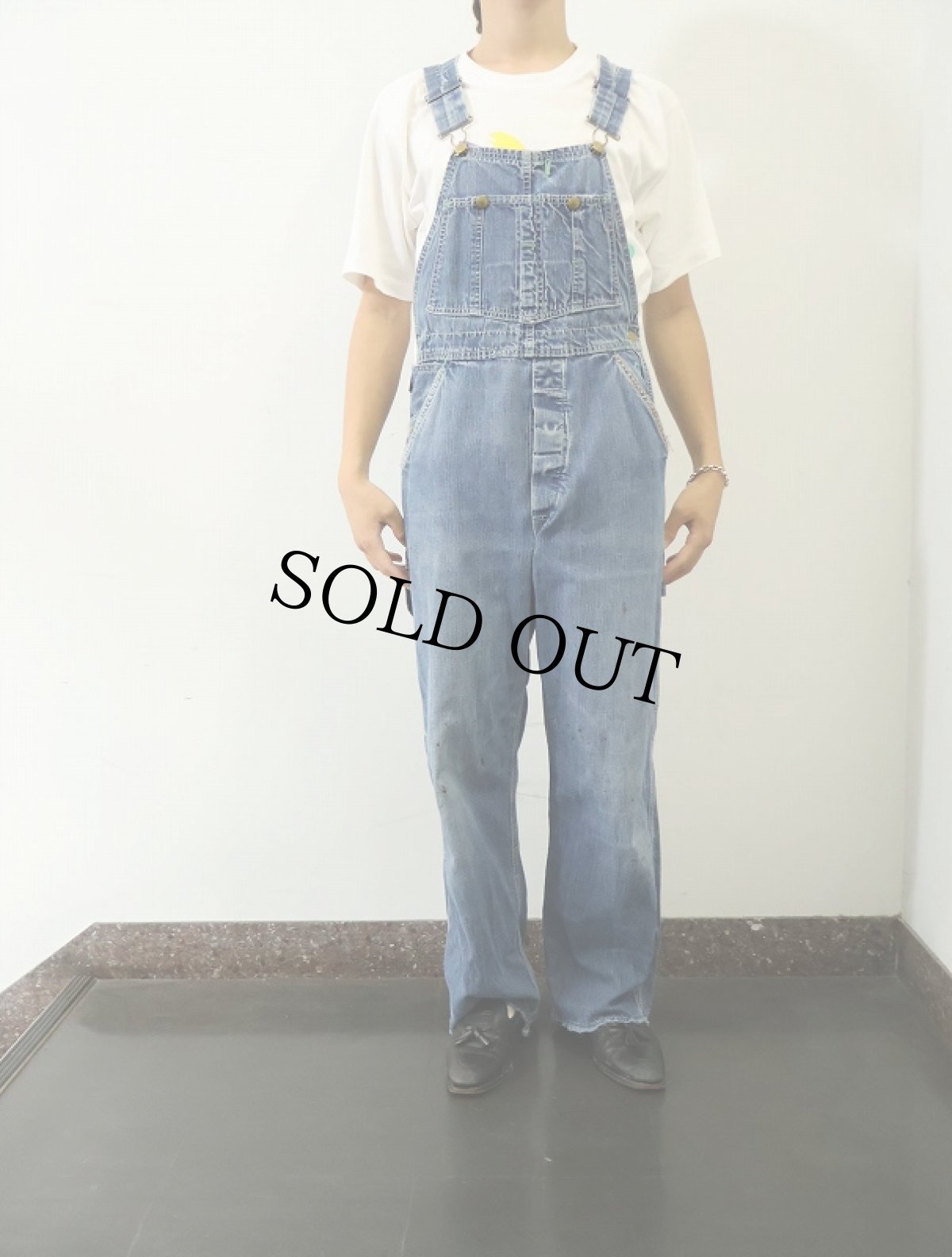 画像2: 60〜70's OSHKOSH ハンド刺繍入り デニムオーバーオール W31 (2)