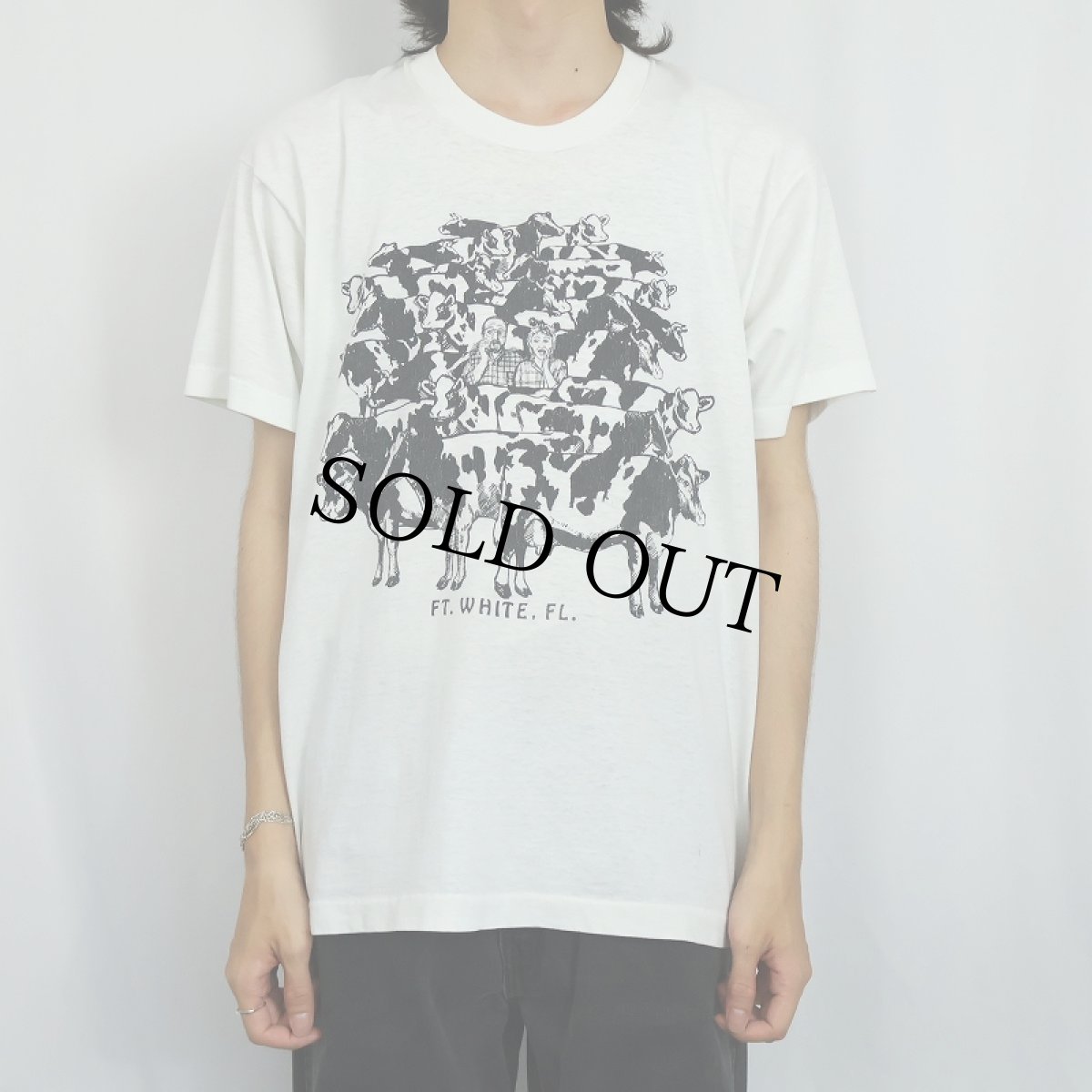 画像2: 80〜90's USA製 "FT. WHITE, FL." 牛プリントTシャツ XL (2)