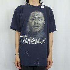 画像2: The Three Stooges "WHY SOITENLY!" コメディアンプリントTシャツ NAVY (2)