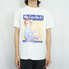 画像2: "We Can Do It!" 第二次世界大戦 ポスタープリントTシャツ L  (2)