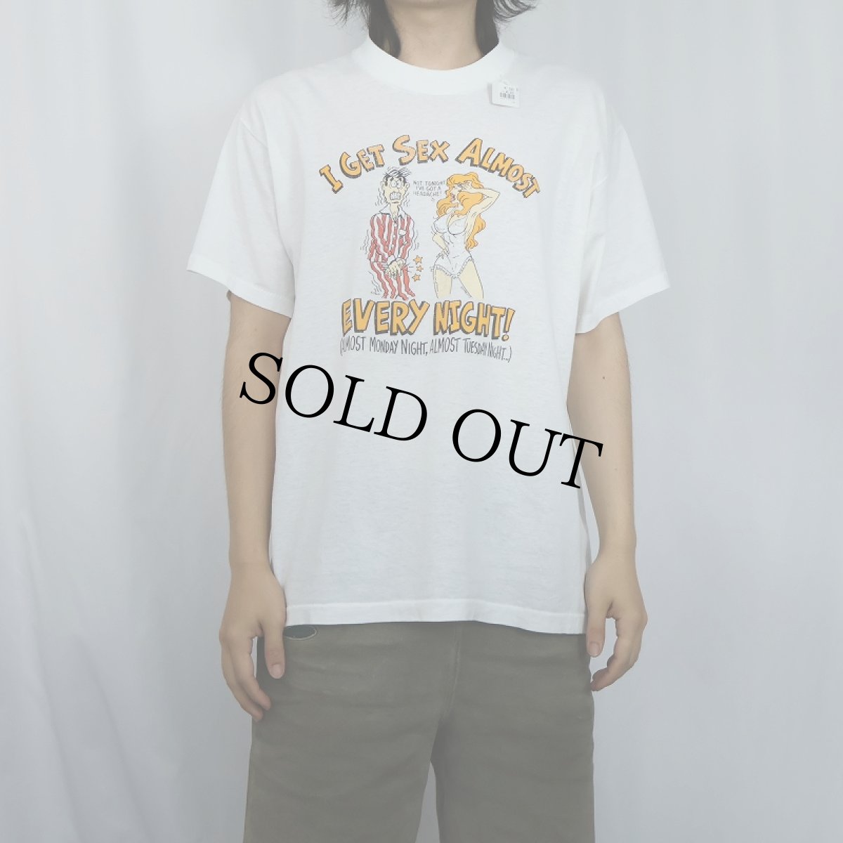画像2: 80〜90's "I GET SEX ALMOST EVERY NIGHT!" エロプリントTシャツ  (2)