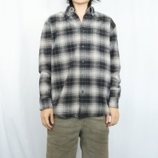 画像2: PENDLETON オンブレーチェック柄 ボタンダウン ライトネルシャツ M (2)