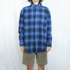 画像2: PENDLETON オンブレーチェック柄 ボタンダウン ライトネルシャツ L (2)