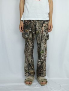 画像2: 【SALE】 Cabela's リアルツリーカモ柄 ポリエステル ネルカーゴパンツ SIZE32 (2)