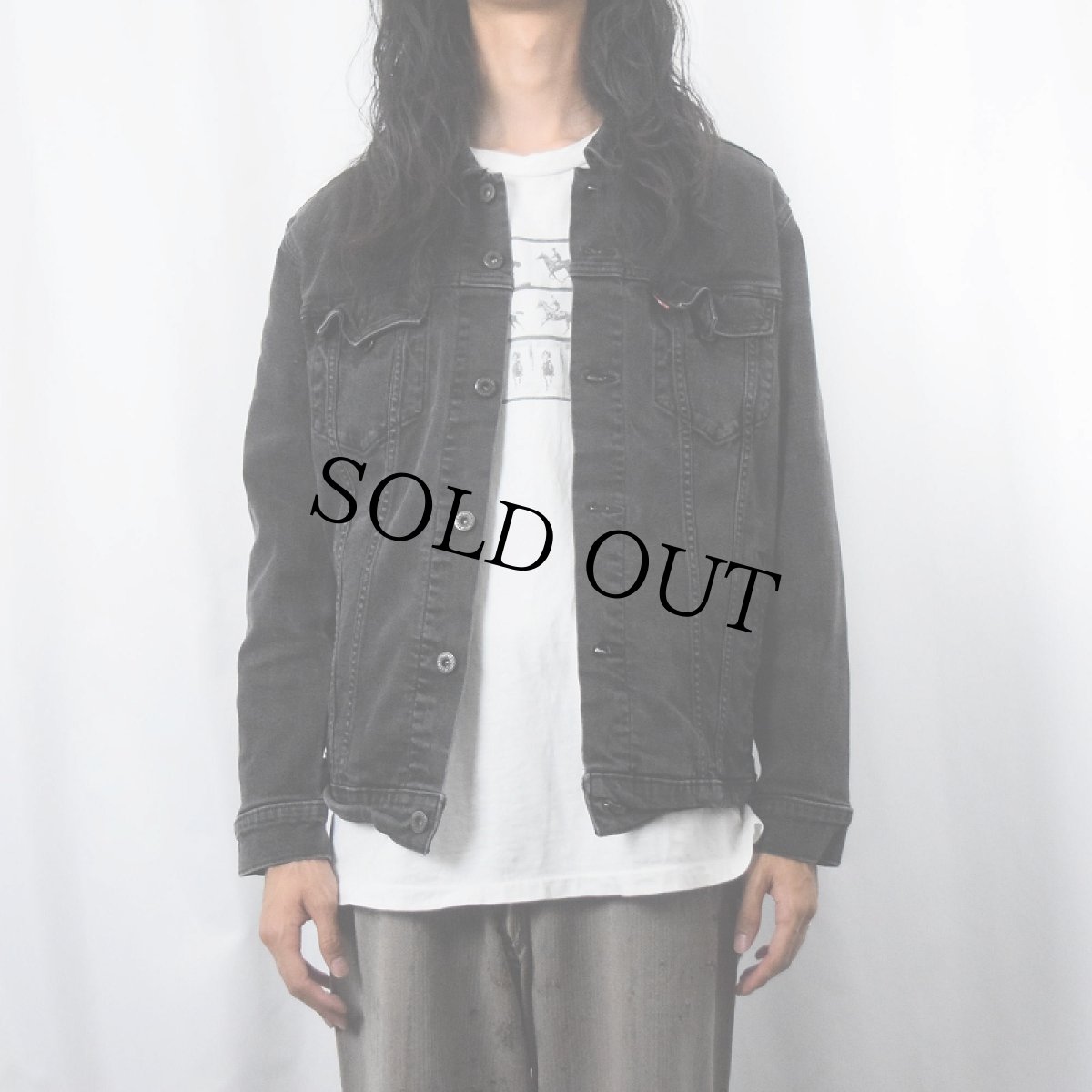 画像2: Levi's ブラックデニムジャケット XL (2)