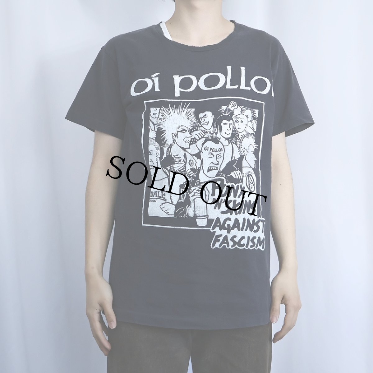 画像2: 【SALE】 90〜2000's Oi Polloi "Punks 'N Skins Against Fascism" パンクロックバンド プリントTシャツ L (2)