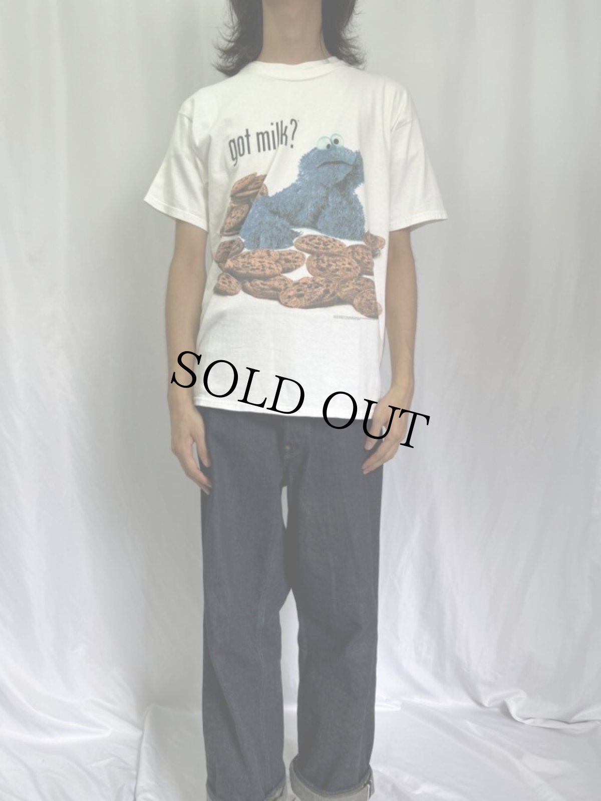 画像2: 90's COOKIE MONSTER "got milk" キャラクタープリント Tシャツ (2)