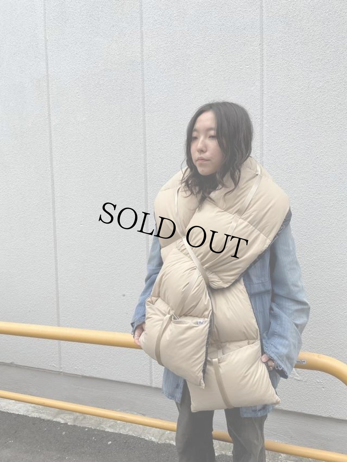 画像4: 2021AW COMFY OUTDOOR GARMENT "DOWN MUFFLER" BEIGE (4)