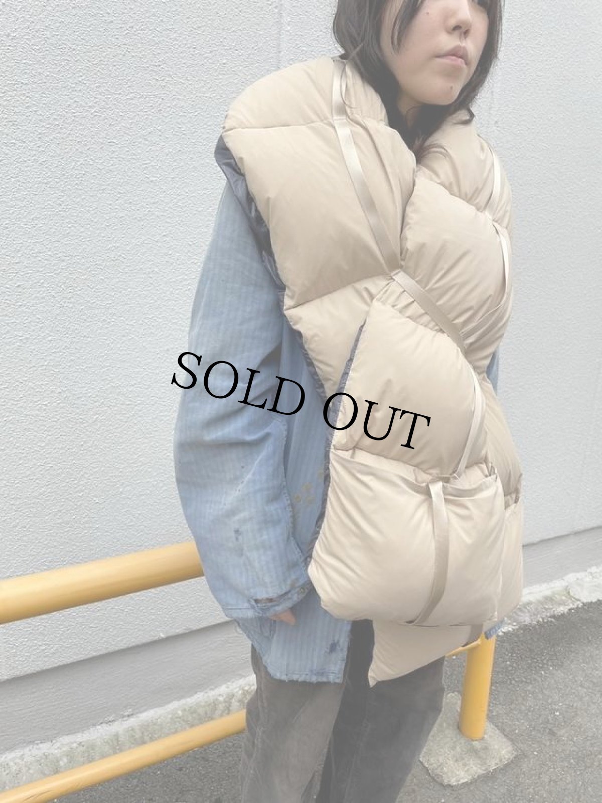 画像2: 2021AW COMFY OUTDOOR GARMENT "DOWN MUFFLER" BEIGE (2)