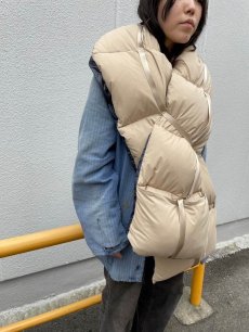 画像2: 2021AW COMFY OUTDOOR GARMENT "DOWN MUFFLER" BEIGE (2)