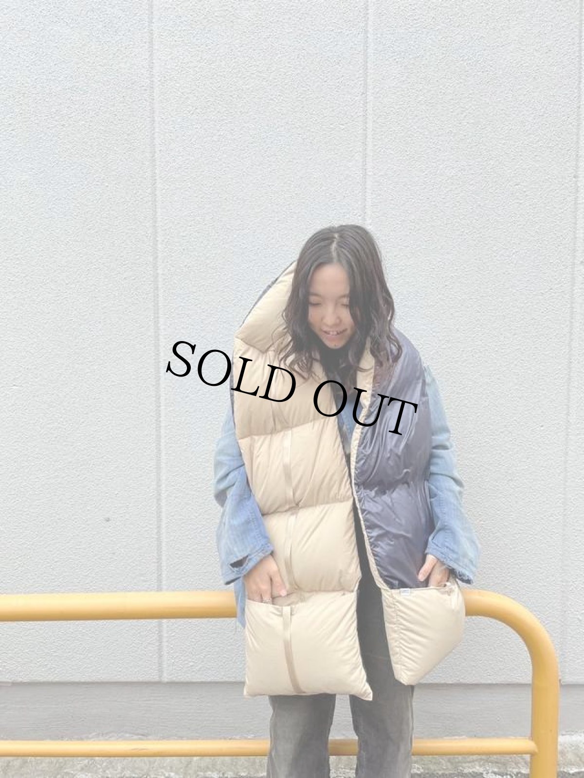 画像3: 2021AW COMFY OUTDOOR GARMENT "DOWN MUFFLER" BEIGE (3)