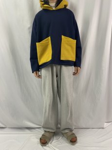 画像2: GOFUKUSAY "CROSS SEPA POCKET HOODIE 2" NAVY×YELLOW 【FREE】 (2)