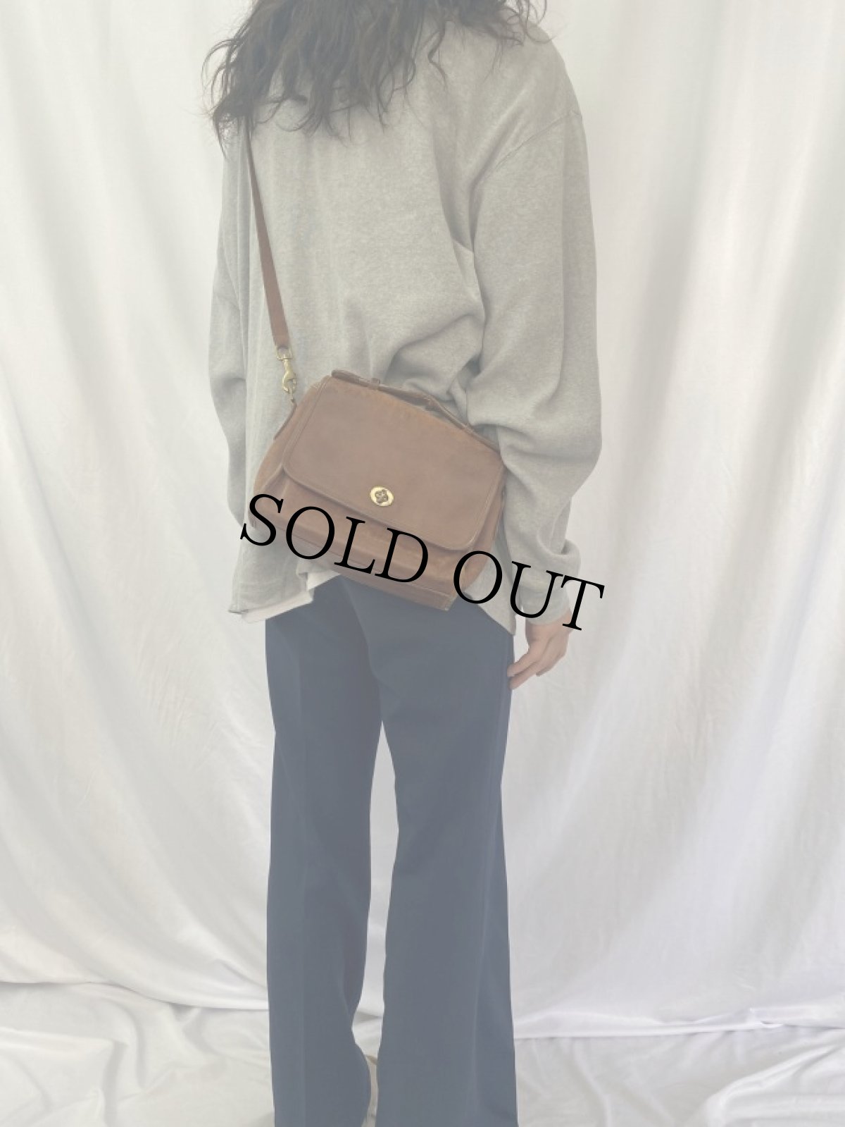 画像2: 60〜70's COACH レザーショルダーバッグ (2)