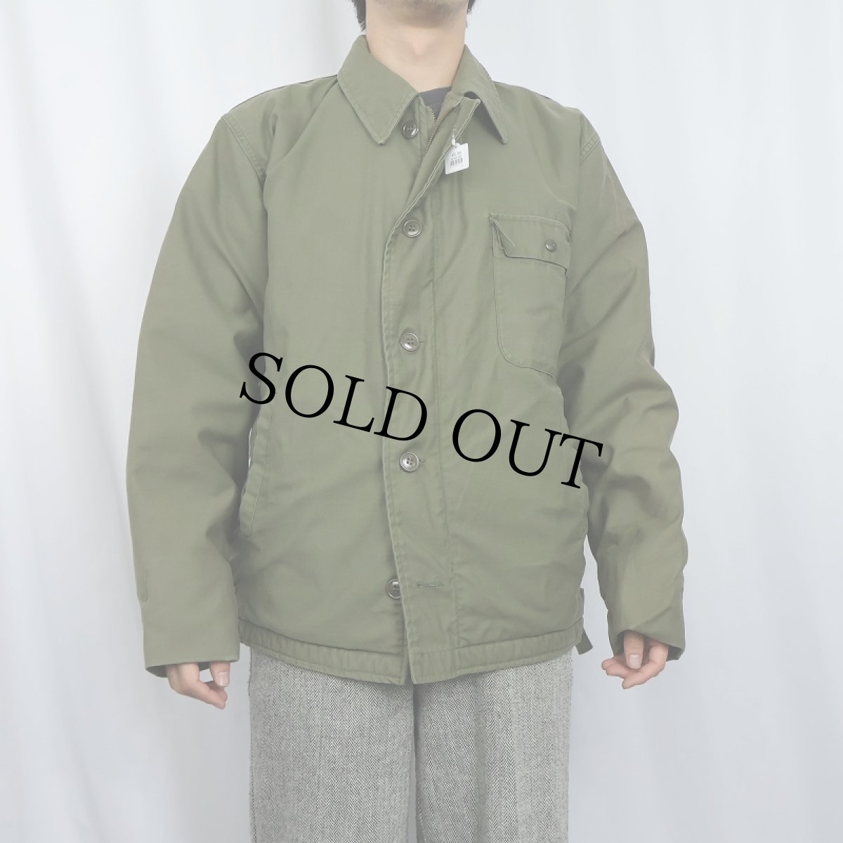 画像2: 80's U.S.NAVY A-2 デッキジャケット LARGE (2)