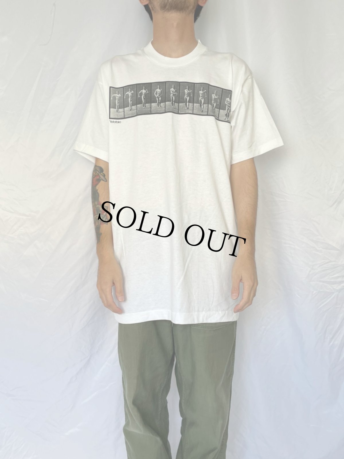 画像2: 90's EADWEARD MUYBRIDGE USA製 "THE HUMAN FIGURE IN MOTION" アートプリントTシャツ XL (2)