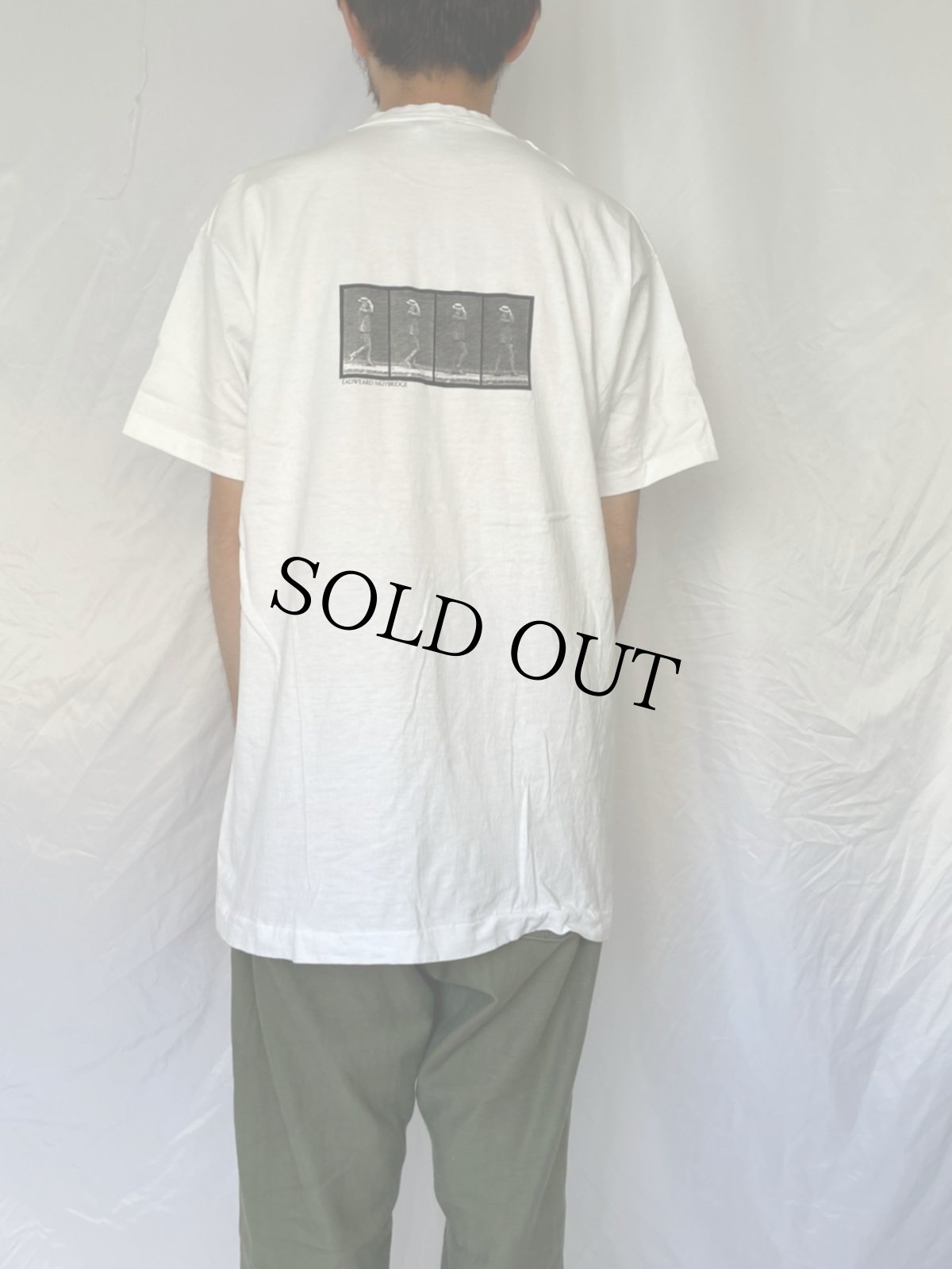 画像4: 90's EADWEARD MUYBRIDGE USA製 "MAN TIPPING HAT" アートプリントTシャツ XL (4)