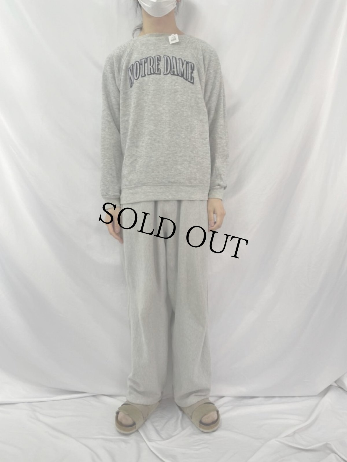 画像3: 80's Champion トリコタグ USA製 "NOTRE DAME" フロッキープリント リバーシブルスウェット L (3)