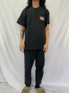 画像2: 90's Marlboro USA製 "SHAKE PASS" ヘビプリント ポケットTシャツ XL (2)