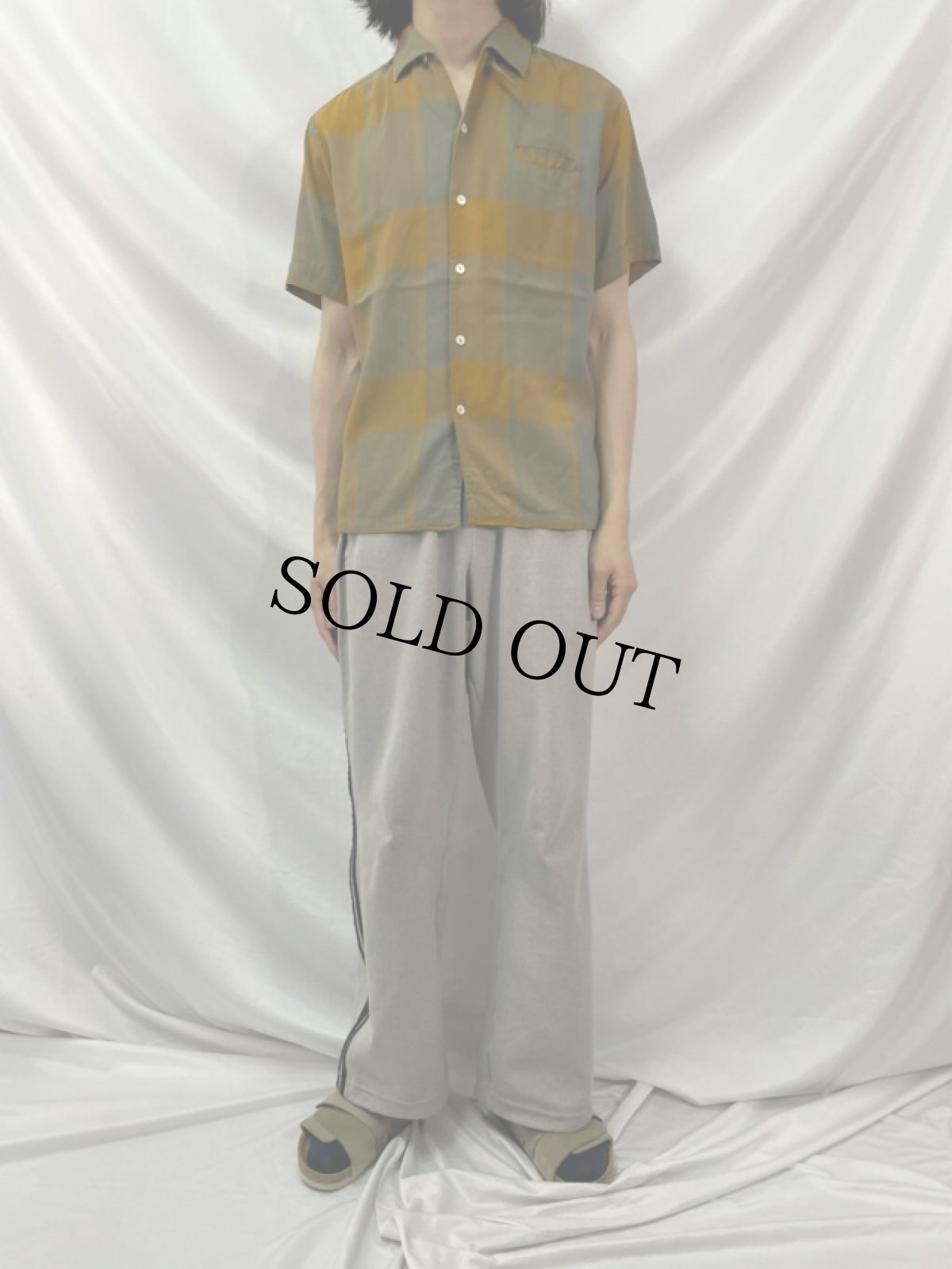 画像2: 60's Capil Sportswear イタリアンカラー チェック柄レーヨンシャツ M (2)