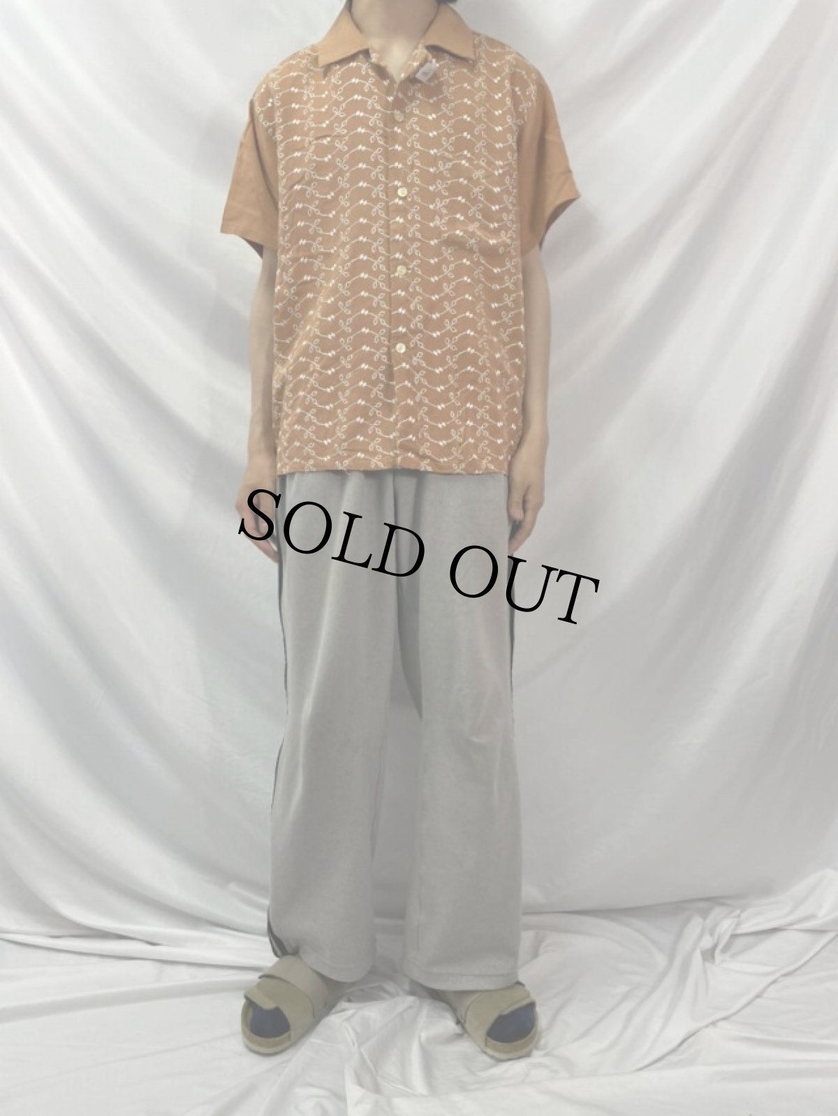 画像2: 50〜60's BUD BERMA 刺繍×パンチング オープンカラーレーヨンシャツ XL (2)