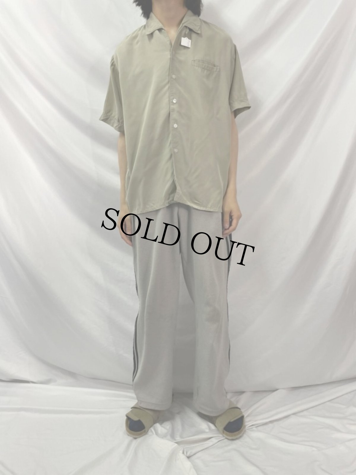 画像2: 60's Triumph イタリアンカラー レーヨンシャツ XL (2)