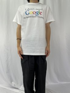 画像3: I don't need Google my husband knows everything. 企業プリントTシャツ (3)
