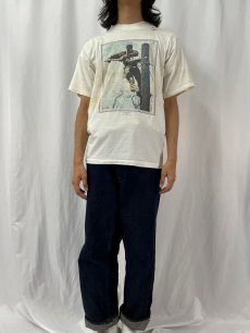 画像2: 90's Norman Rockwell USA製 "The Lineman" アートプリントTシャツ L (2)
